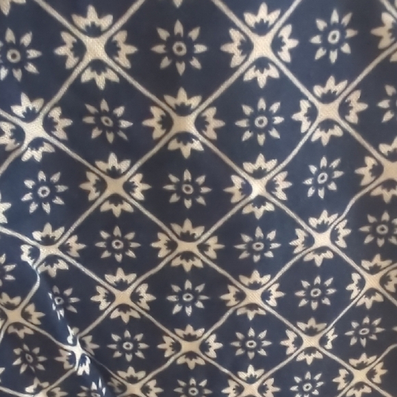 Denim & Flower Blue Casual Button Down Shirt with Pattern - Picture 3 of 4